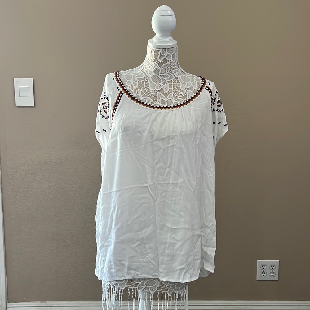 Torrid White Blouse with Brown Embroidery